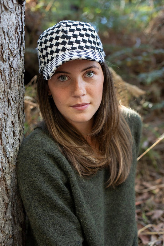 Black & White Diamond Cap with Gold Lurex