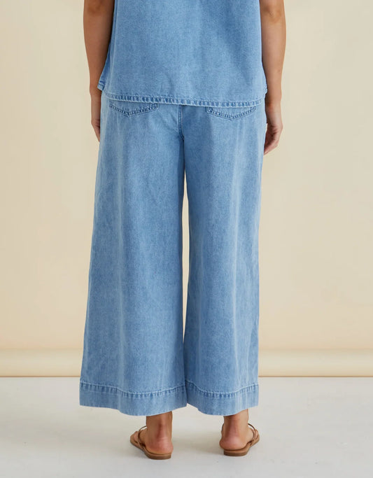 Betty Basics Saffra Relax Leg Jean - Medium Wash