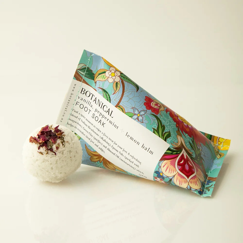 Botanical Vanilla, Peppermint + Lemon Balm Foot Soak