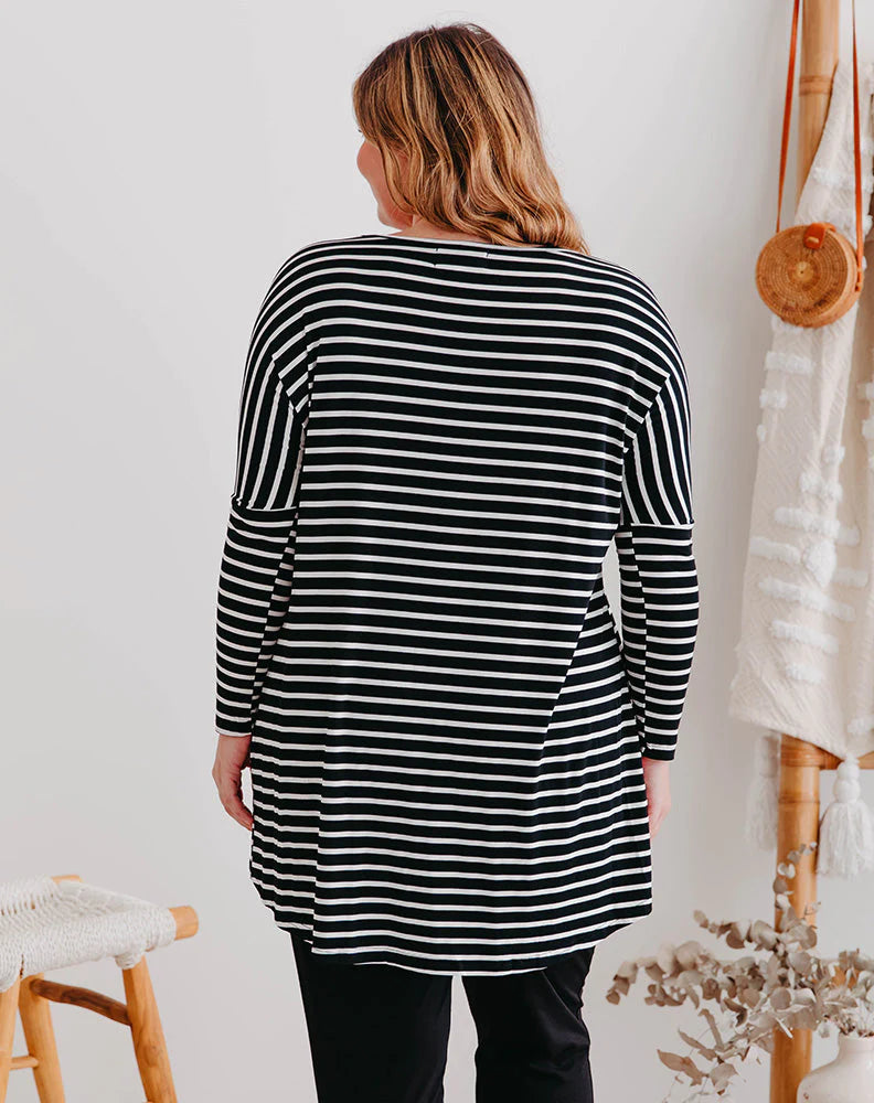 Weekend Tee -Black/White