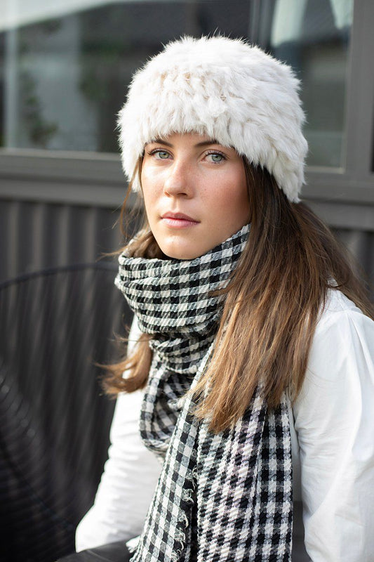 Shepherd’s Check Scarf | Black