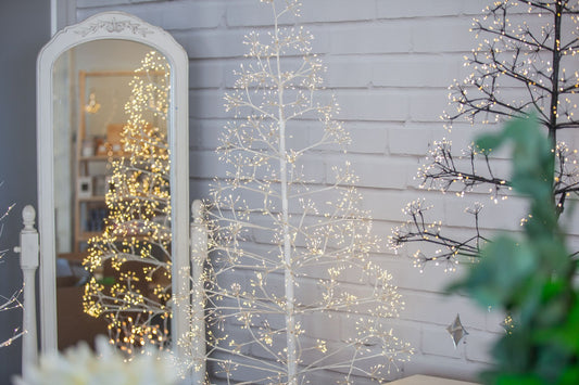 Frankfurt Starburst Tree | White