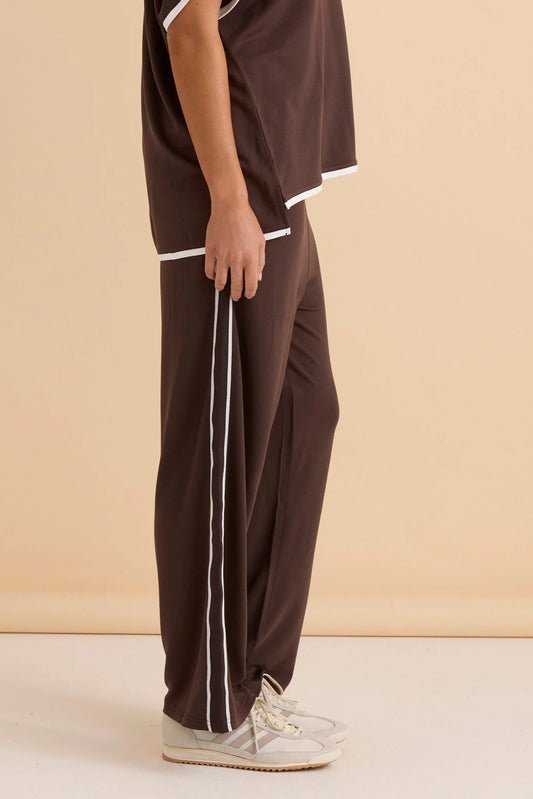 Betty Basics Evelyn Wide Leg Jogger Chocolate