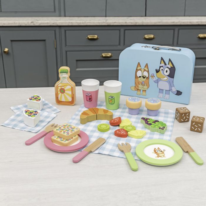 BLUEY WOODEN PICNIC SET