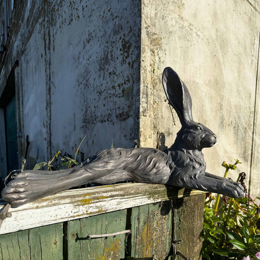 COUNTRY HARE – RESTING GREY “SHADOW”