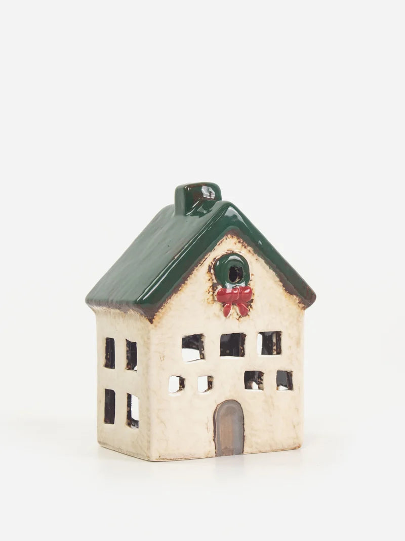 Nordgard Cottage with Bow Wreath