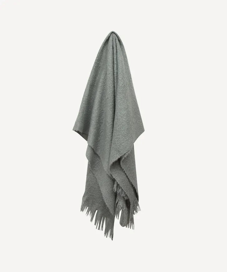 Throw Tassle Grey