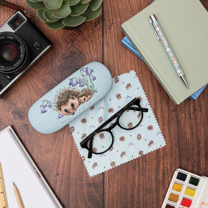 Wrendale 'LOVE AND HEDGEHUGS' HEDGEHOG GLASSES CASE
