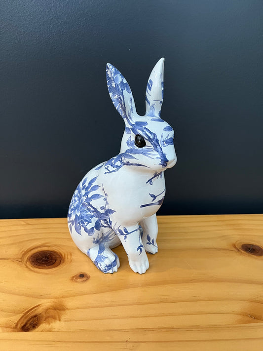 Perched Bunny | Chinois